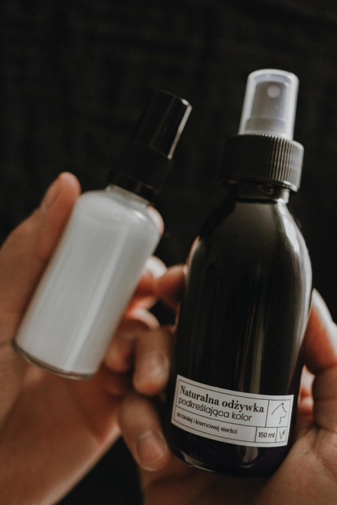 AIO Nature - Naturalna odżywka podkreślająca kolor do białej i kremowej sierści dla psa