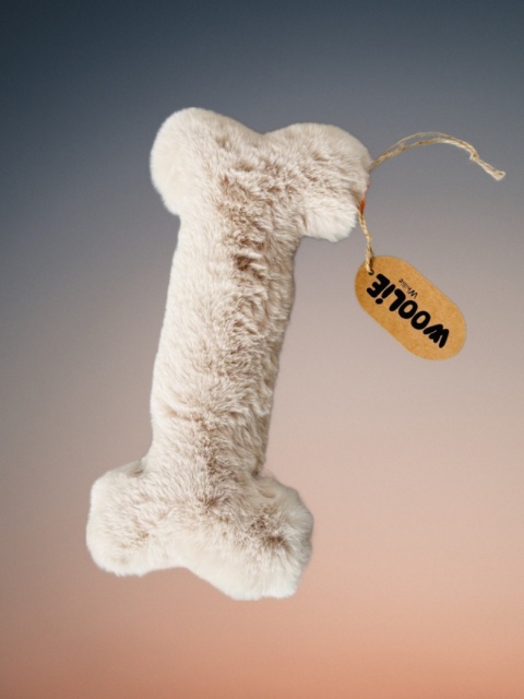 WOOLIE WHILLIE - Koostka beżowa - zabawka z piszczałką