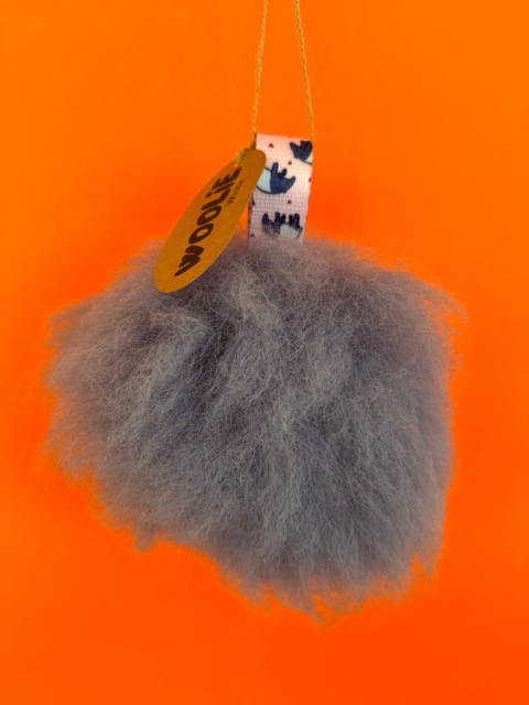 WOOLIE WHILLIE - Puszek - Mini szarpak ze skóry owczej